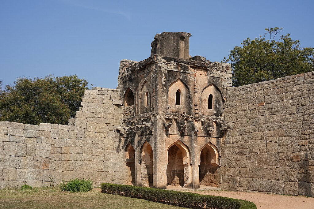 1024px Hampi Royal Centre Watch Tower 1