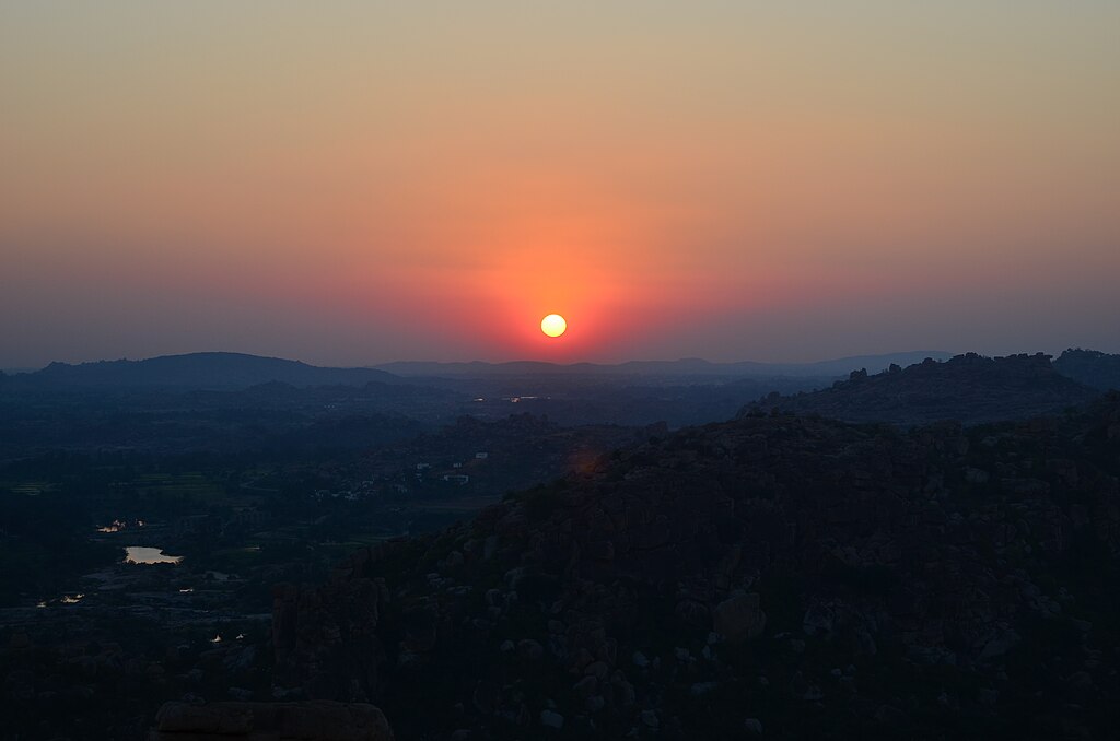 1024px Sunset in Hampi