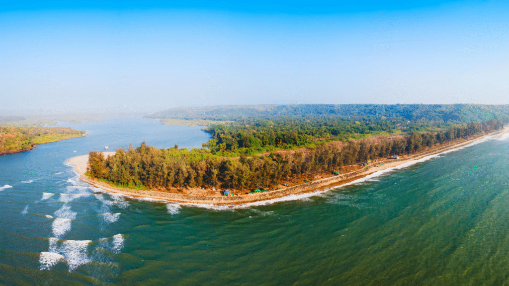 Querim (Keri) Beach and Terekhol Fort